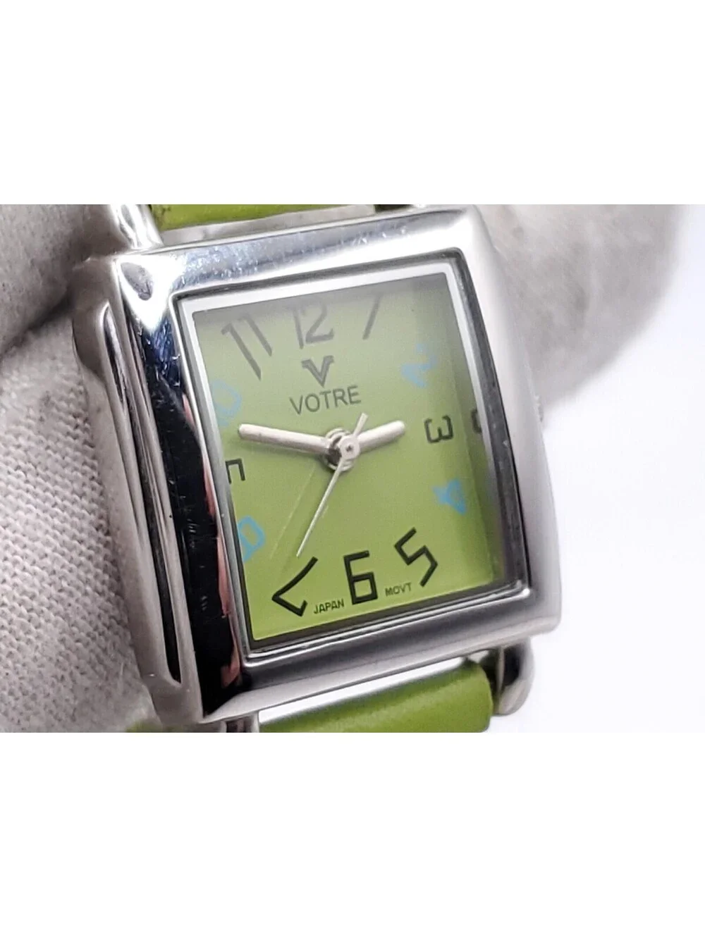 Votre Quartz Watch Women New Battery Green Dial Square 23mm